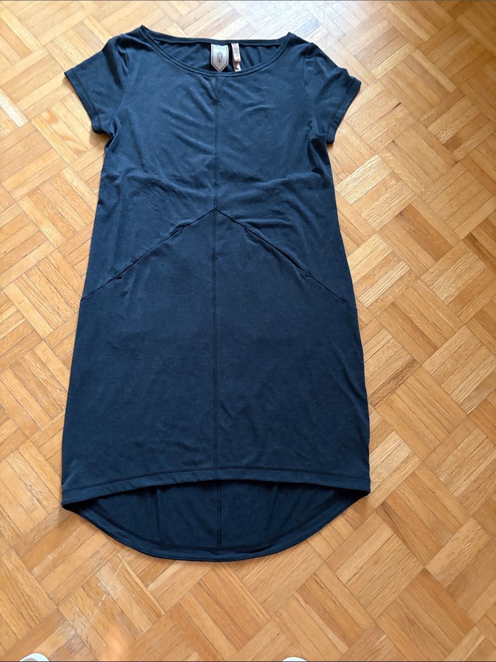 Indygena Women's dark grey Short-Sleeve Dress